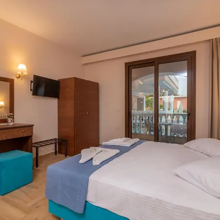 Zante Holidays Aparthotel 4*